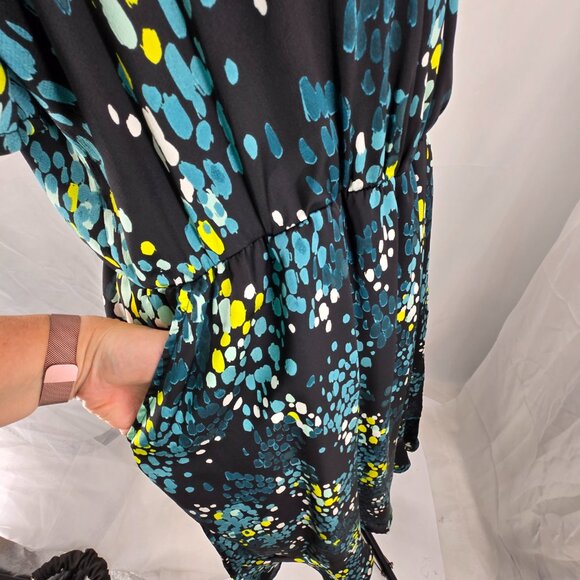 718-6 Torrid Bubble Charm Flutter sleeve Black & Green midi Dress Size 2 18/20 - Picture 8 of 14